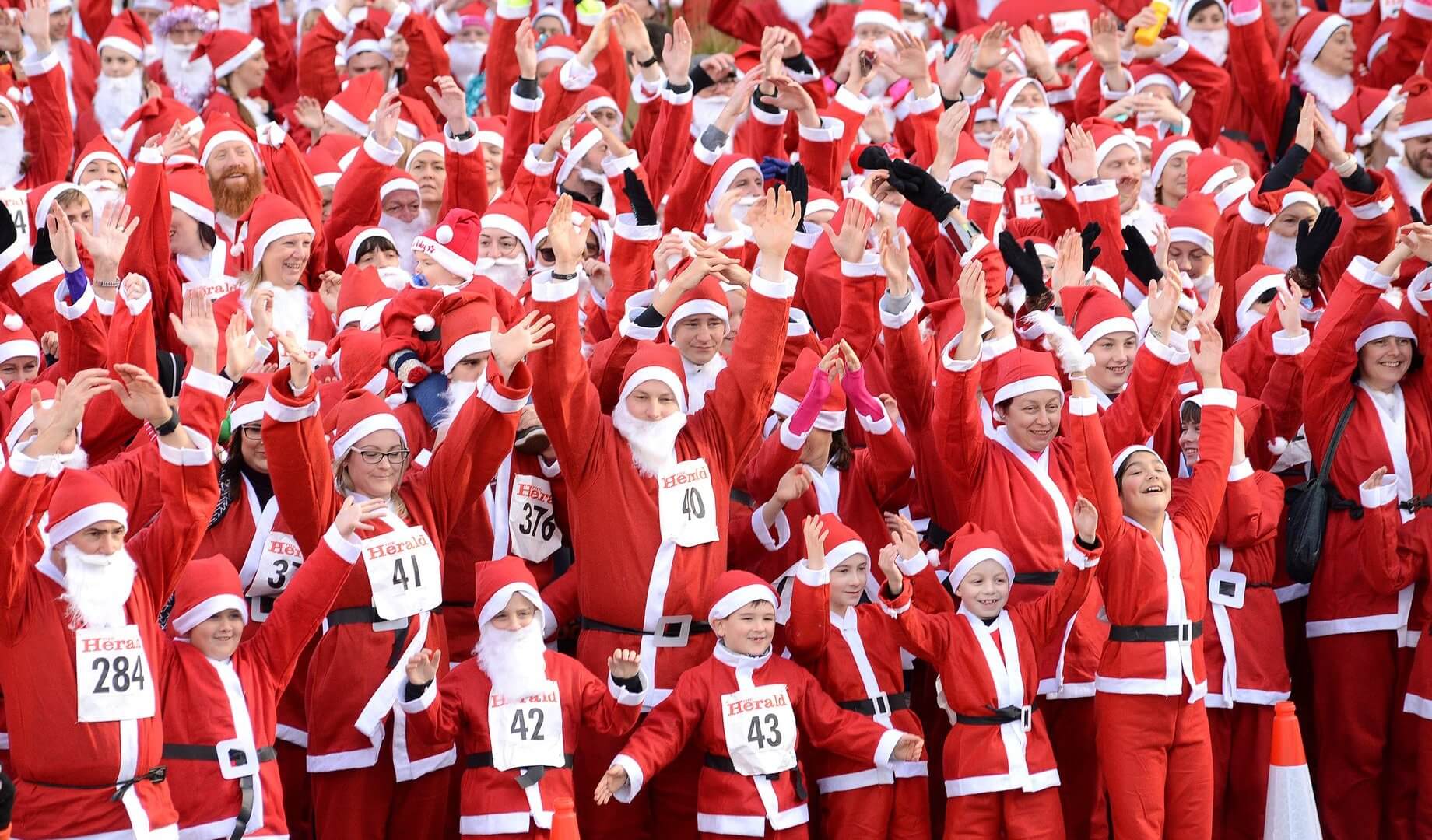 sanat fun run crowd 1840x1080 - Plymouth Santa Run success!