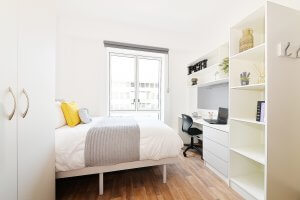 BEDROOM ENSUITE 101A4 300x200 - Handover: Derry's Cross, Plymouth