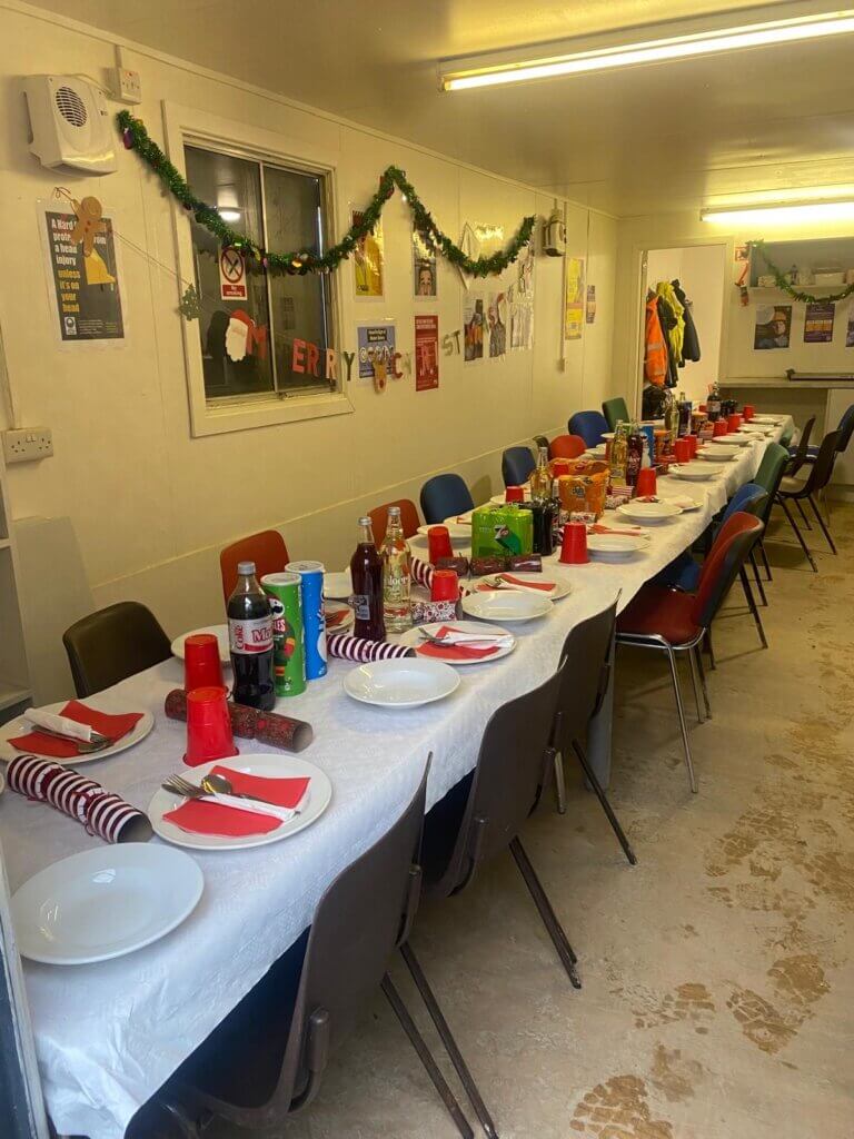 6823ae65 52f2 4916 8e14 4df3165dcb7d 768x1024 - Christmas Celebrations at Curlyhill Strabane